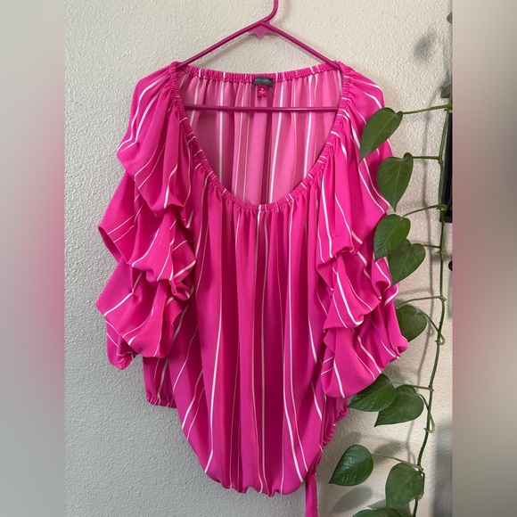 Vince Camuto plus size off the shoulder top - Picture 2 of 7